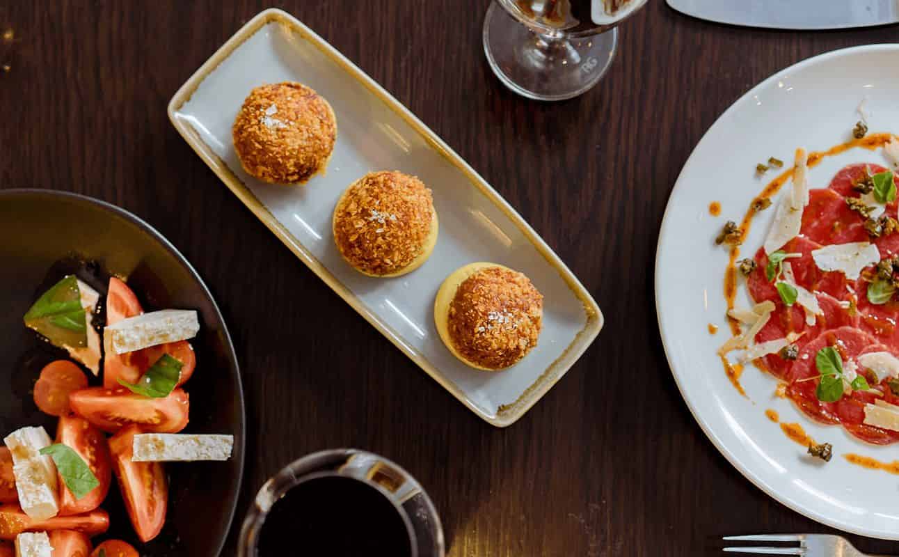 Lennons Restaurant & Bar 50 off the first table of the night with