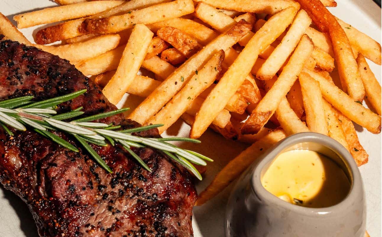 Enjoy Italian, Mediterranean, Cocktail bar, Restaurant, Indoor & outdoor seating, $$, Families, Groups, Bar scene and Date night cuisine at Ovello Bar & Kitchen in South Brisbane, Brisbane