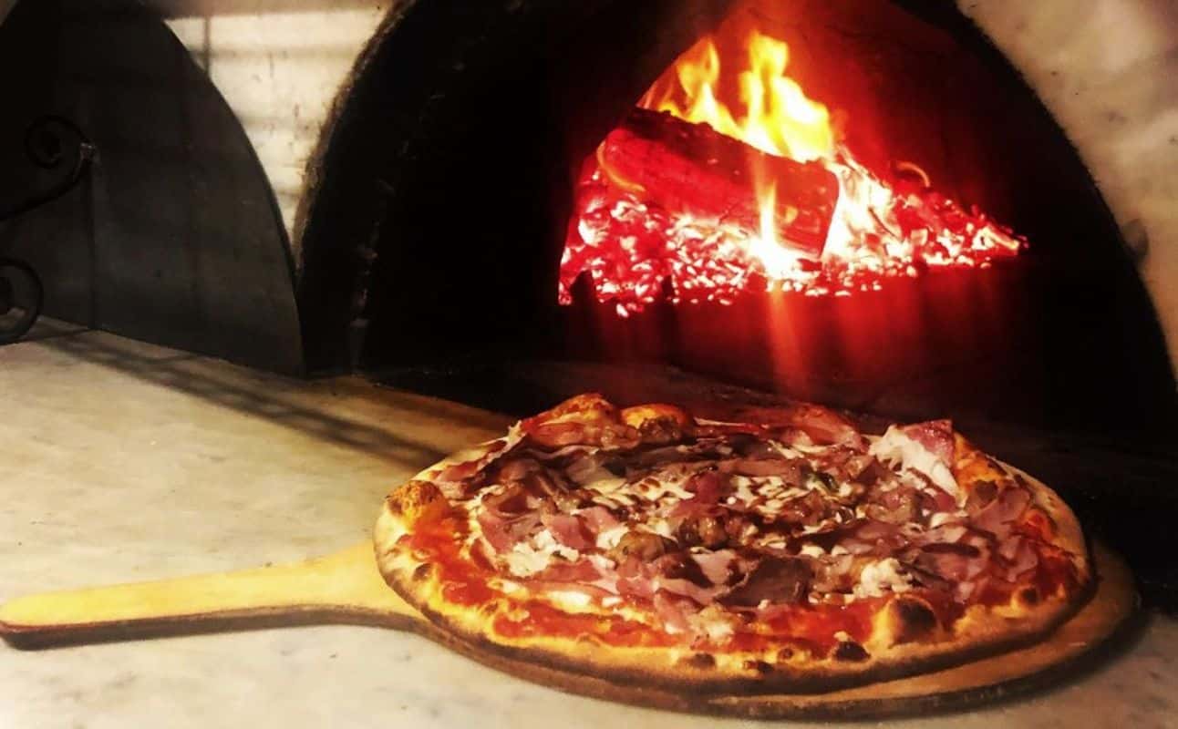 Enjoy Italian, Pizza, Vegetarian options, Restaurant, Wheelchair accessible, Indoor & outdoor seating, $$, Families and Groups cuisine at Mr Smoke Stack in Carrum, Melbourne
