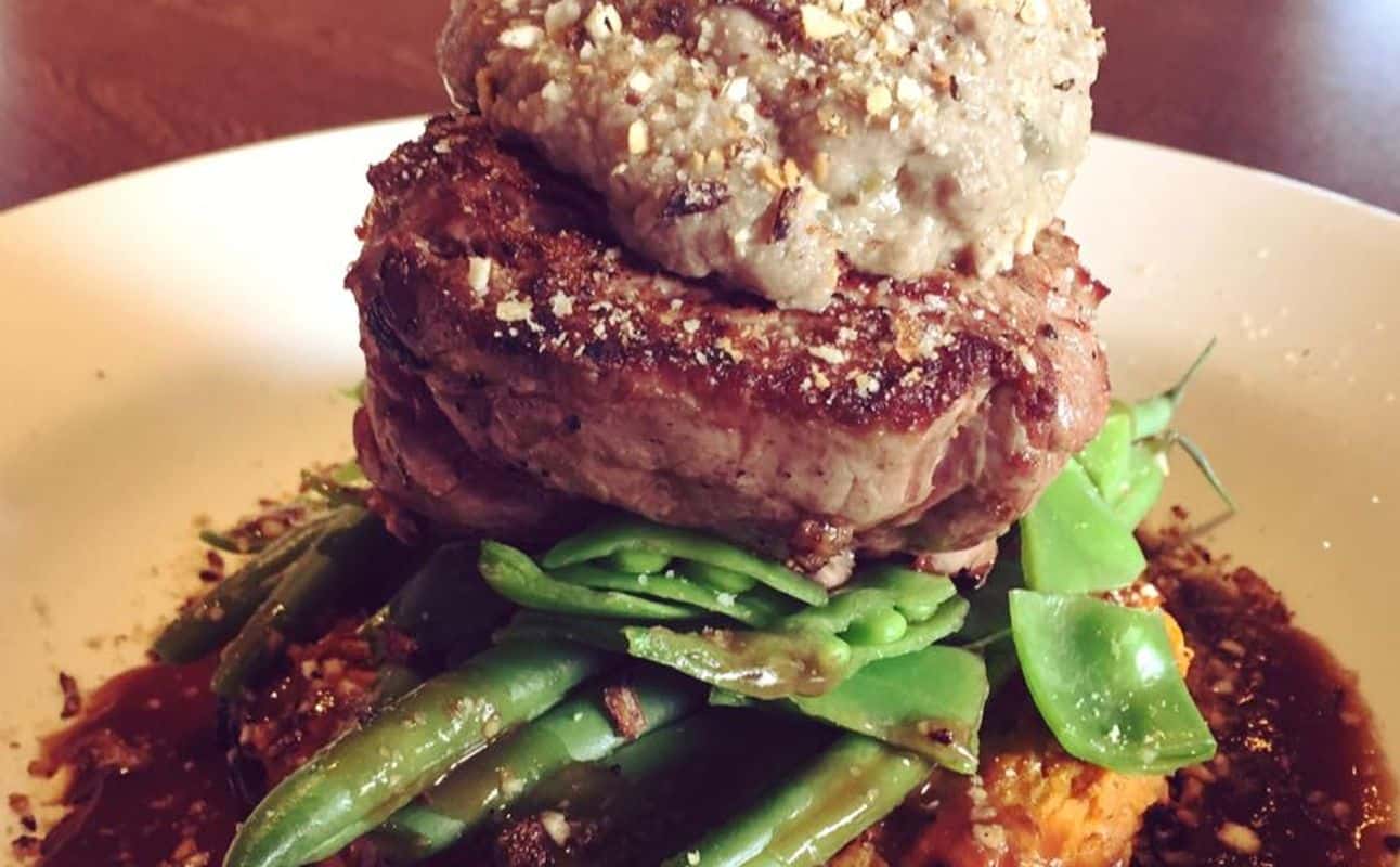 Enjoy Australian and Family cuisine at Seymours on Lydiard in Ballarat Central, Ballarat & Surrounds