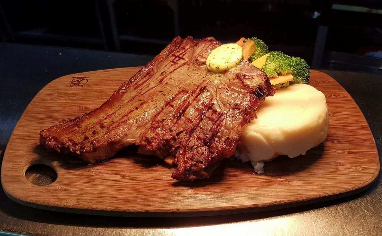 Enjoy Australian cuisine at North Ballarat Sports Club in Ballarat North, Ballarat & Surrounds