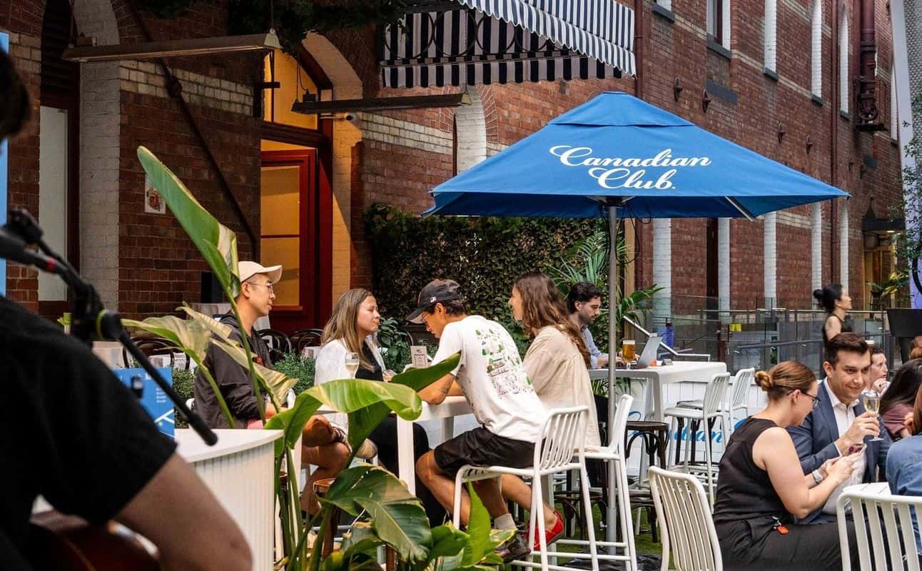 Ronnie's Terrace Bar ( Rialto Piazza )