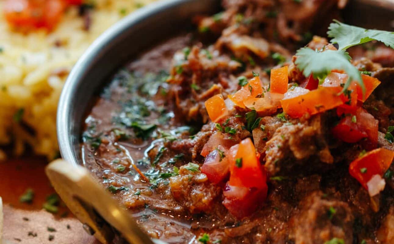 Akiras Cafe & Restaurant