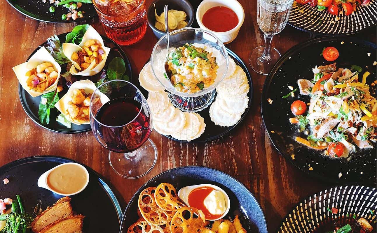 Enjoy Asian and Fusion cuisine at 2T Newtown Bar in Newtown, Sydney