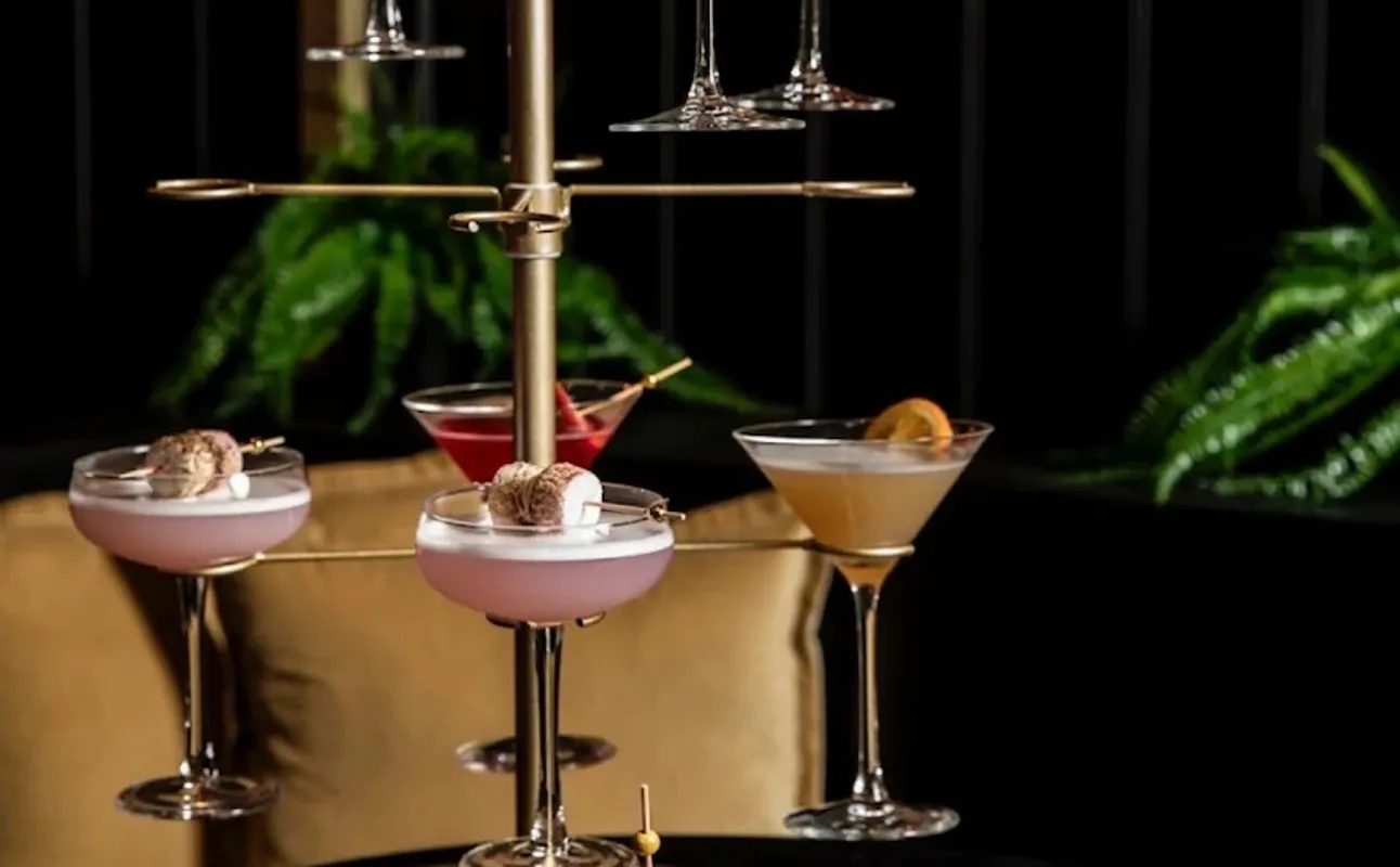 Illumina Bar & Lounge