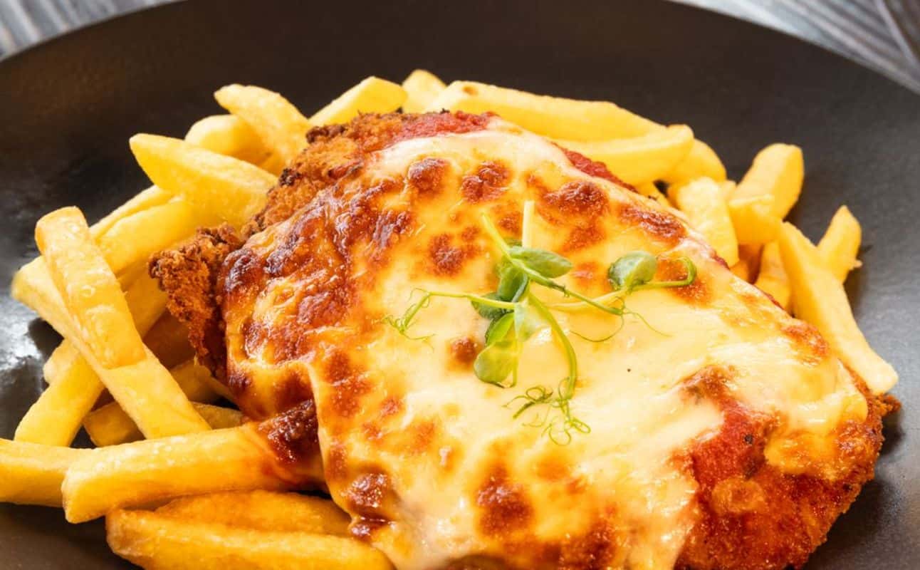 Enjoy Irish and Pub Food cuisine at Fenians Irish Pub in Perth Central, Perth