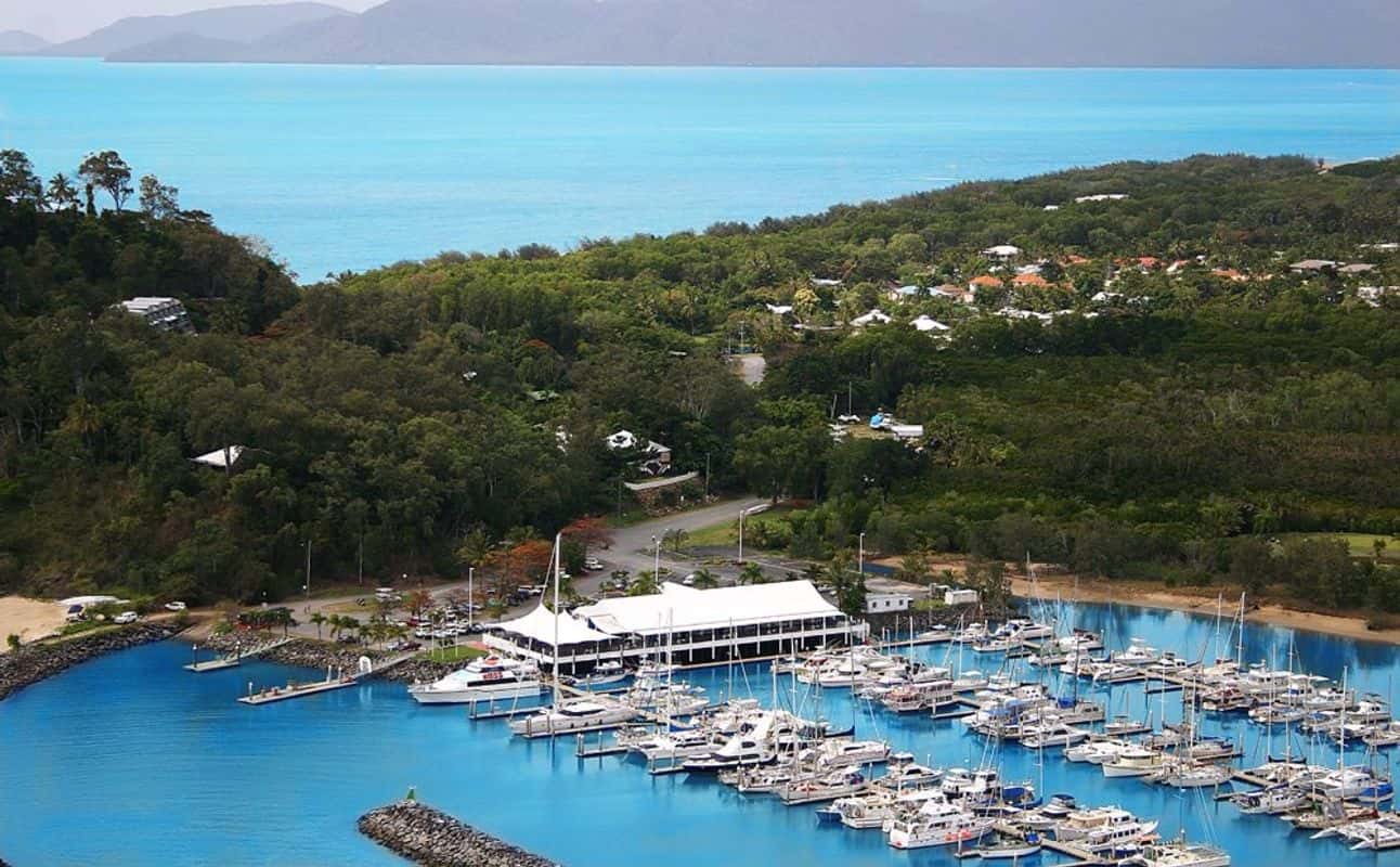 Boaties Bar & Grill at Yorkeys Knob Boating Club