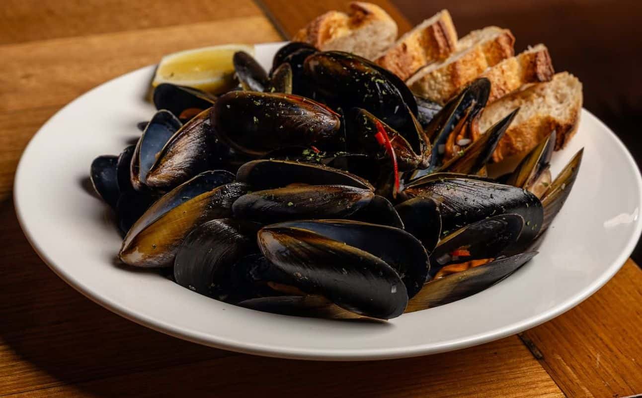 Enjoy American, Bars & pubs, $$$$, Live music, Groups, Special occasion and Date night cuisine at Arcade Bar in Sydney CBD and Inner Suburbs, Sydney