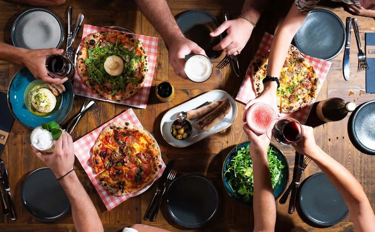 Larry's Pizzeria & Cocktail Bar