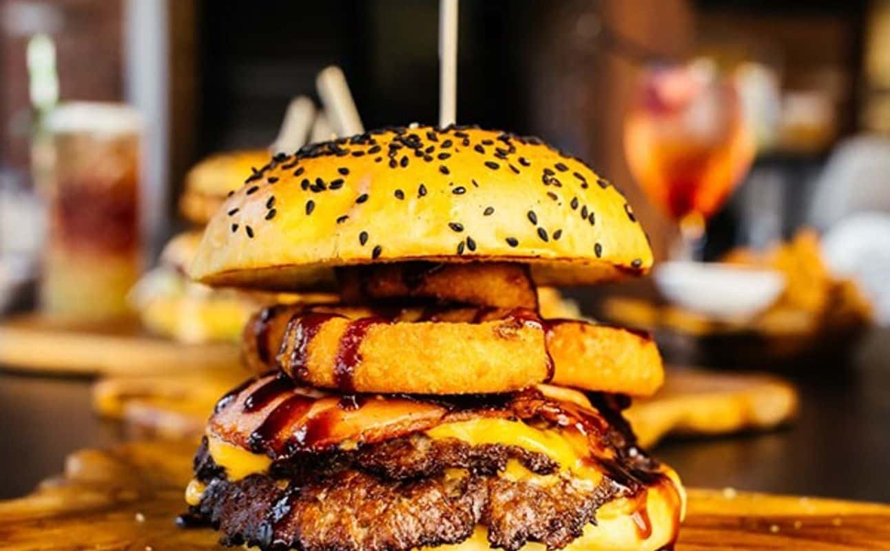 Enjoy American, Burgers, Gluten Free options, Vegetarian options, Bars & pubs, Indoor & outdoor seating, Child friendly, $$, Families and Groups cuisine at Burgery Bar in Yanchep, Perth