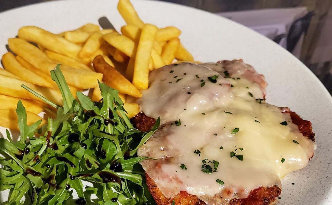 Enjoy Italian, Pizza, Vegetarian options, Vegan options, Gluten Free options, Restaurant, Table service, Indoor & outdoor seating, $$$, Families and Groups cuisine at Cent Anni in Oakleigh East, Melbourne