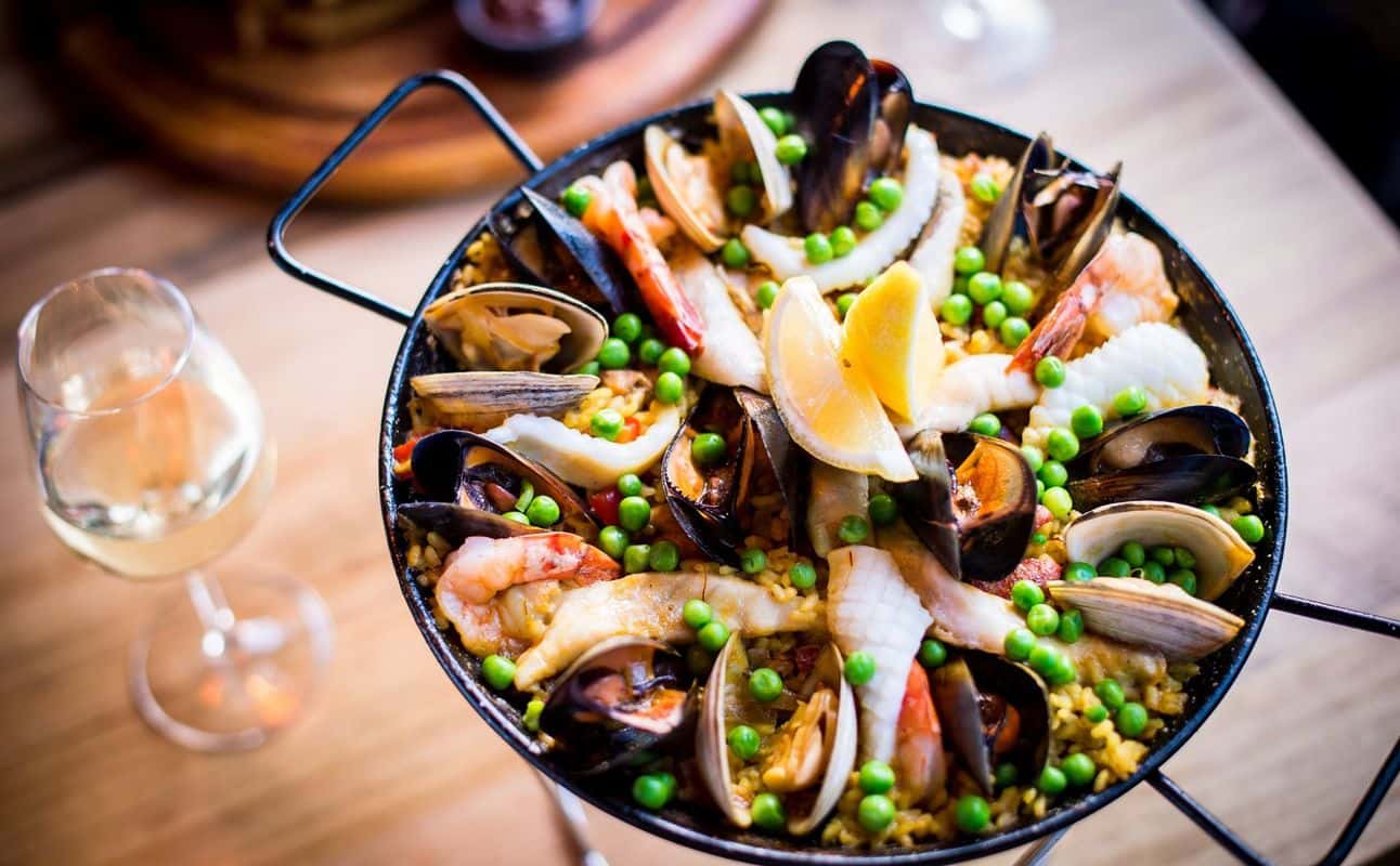 Enjoy Australian cuisine at Fitzroy Food Co. in Kirribilli, Sydney