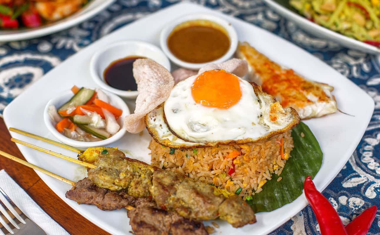 Enjoy Indonesian and Seafood cuisine at Bayleaf on Brisbane in Hamilton, Brisbane