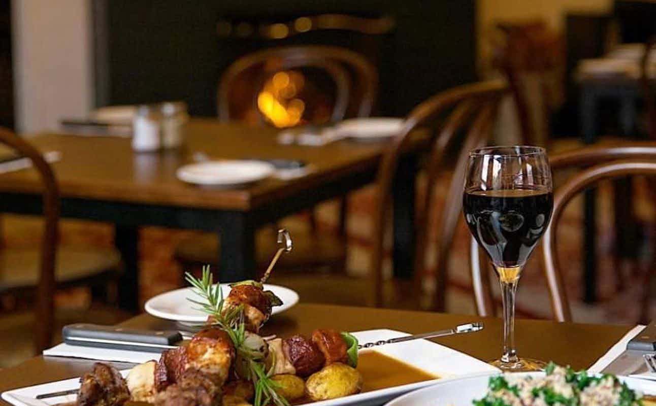 Enjoy Australian and Pub Food cuisine at The Crown and Sceptre in Adelaide CBD, Adelaide