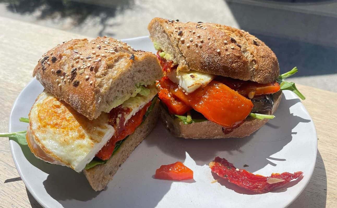 Enjoy Cafe and Australian cuisine at Sasida Cafe in Hamilton Hill, Perth