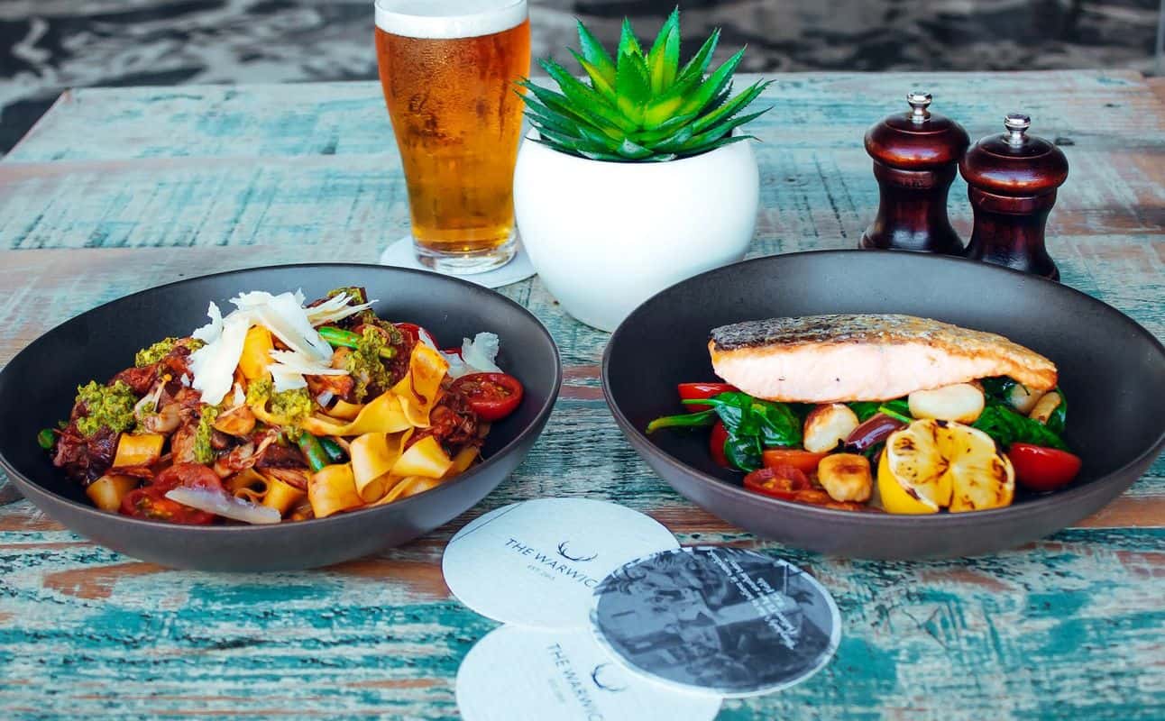 Enjoy Pizza and Pub Food cuisine at The Warwick in Warwick Farm, Sydney