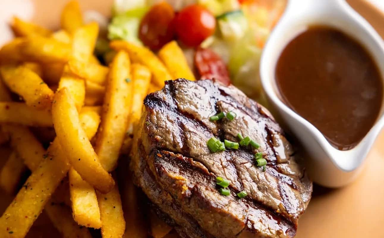 Enjoy Australian, Gluten Free options, Vegan options, Bars & pubs, Highchairs available, Indoor & outdoor seating, Beer garden, $$$, Families, Groups, Business meetings, Craft beer, Date night and Kids cuisine at Beach House CBD in Brisbane CBD, Brisbane