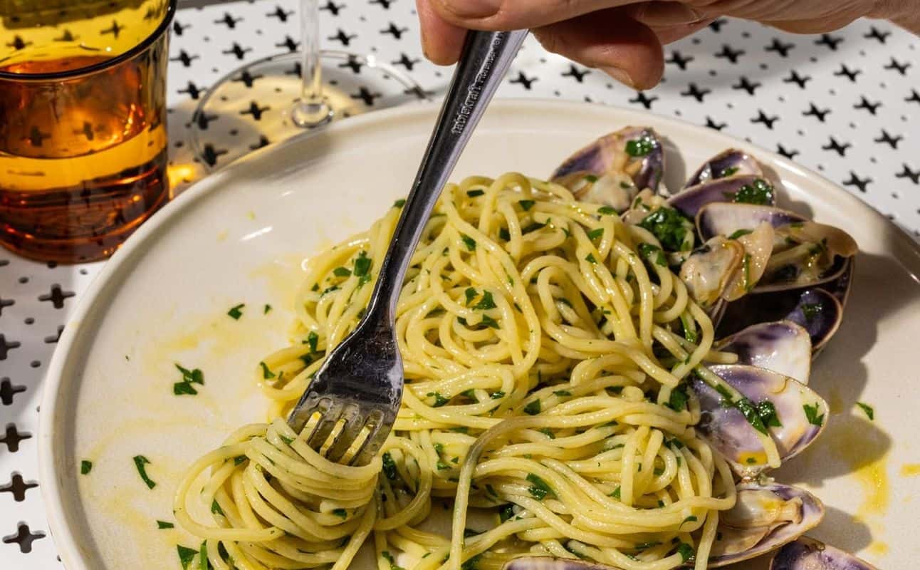 Enjoy Italian, Restaurant, Indoor & outdoor seating, Free wifi, Table service, Street parking, Child friendly, $$$, Groups, Families and Wine bar cuisine at Tutti in Ettalong , Central Coast & Hunter Valley