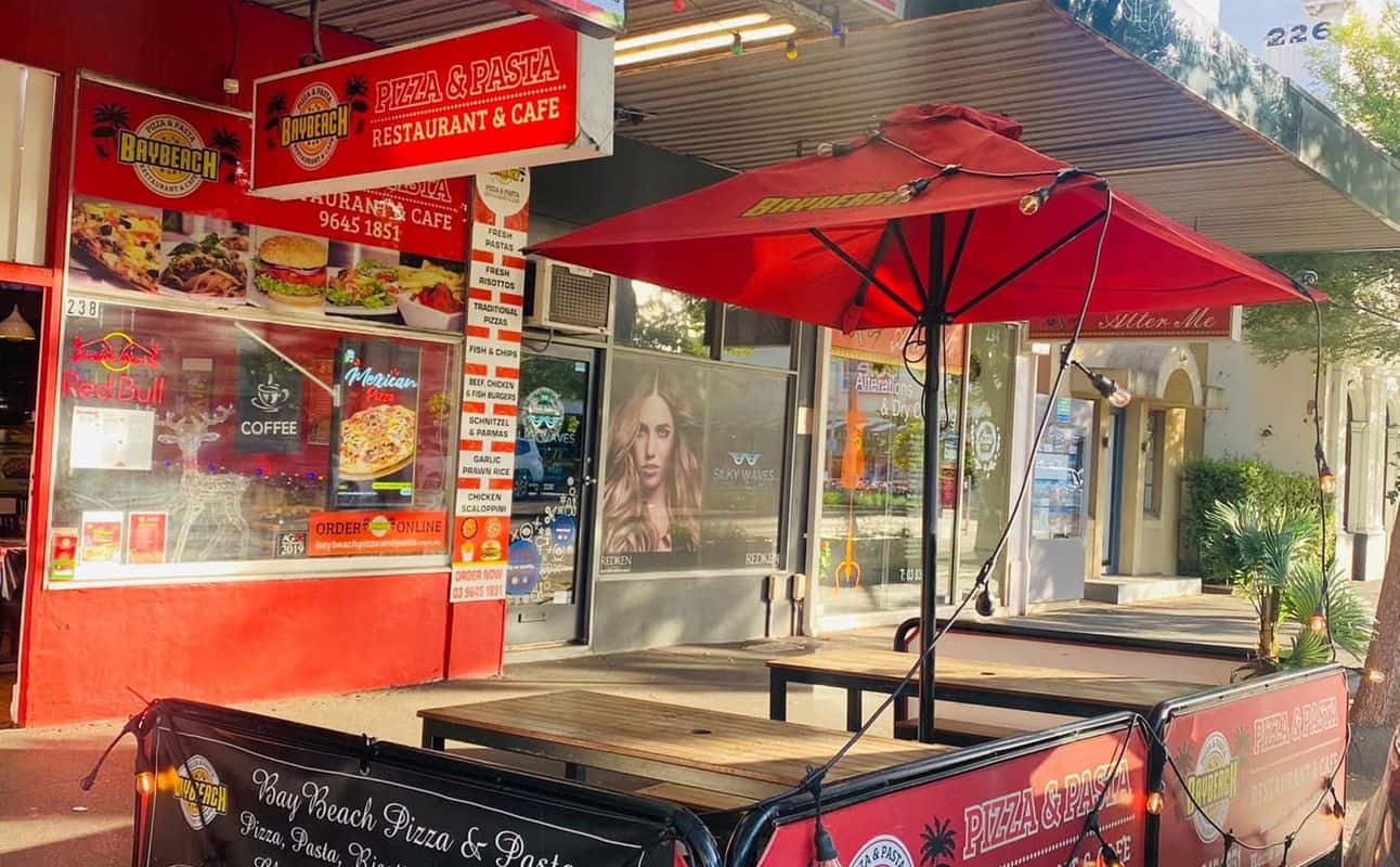 Enjoy Italian, Pizza, Vegan options, Restaurant, Late night, Indoor & outdoor seating, Free wifi, $$$, Families and Groups cuisine at Bay Beach Pizza and Pasta in Port Melbourne, Melbourne