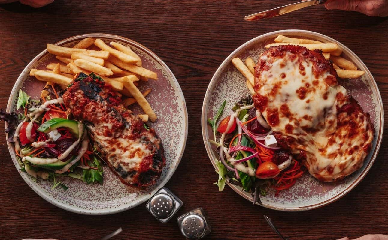 Enjoy Australian, Vegetarian options, Gluten Free options, Vegan options, Hotel restaurant, Bars & pubs, Highchairs available, Wheelchair accessible, $$$$ and Groups cuisine at The Commo Hotel in Geelong Central, Geelong & The Bellarine