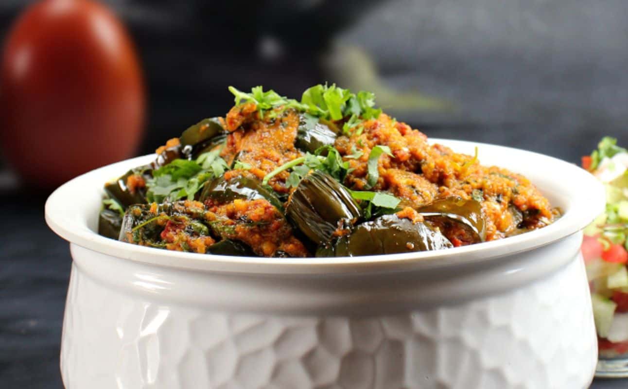 Enjoy Indian, Vegan options, Gluten Free options, Vegetarian options, Restaurant, Indoor & outdoor seating, $$$, Families and Groups cuisine at Zinger Taj Indian in McMahons Point, Sydney