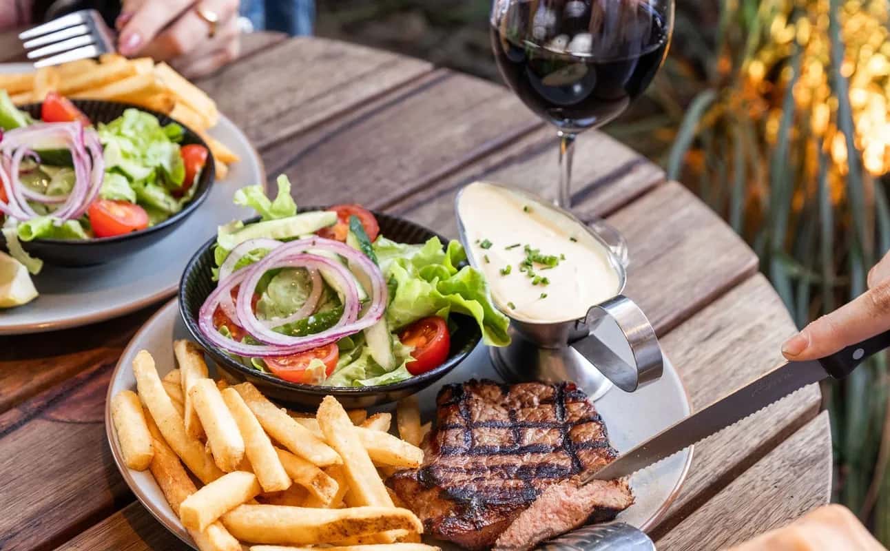 Enjoy Grill & barbeque, American, Family, Gluten Free options, Bars & pubs, Restaurant, Sports bar, Indoor & outdoor seating, Table service, $$$$, Groups and Bar scene cuisine at 5 Boroughs Everton Park in Everton Park, Brisbane