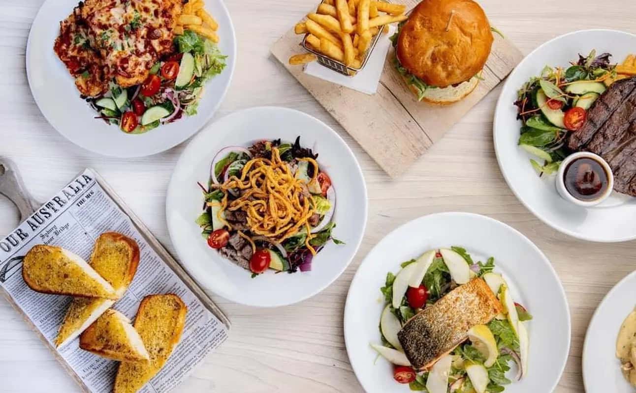 Enjoy Australian, Vegetarian options, Gluten Free options, Bars & pubs, Sports bar, Wine bar, Highchairs available, Street parking, $$$, Live music, Groups and Bar scene cuisine at Club Burleigh in Burleigh Heads, Gold Coast