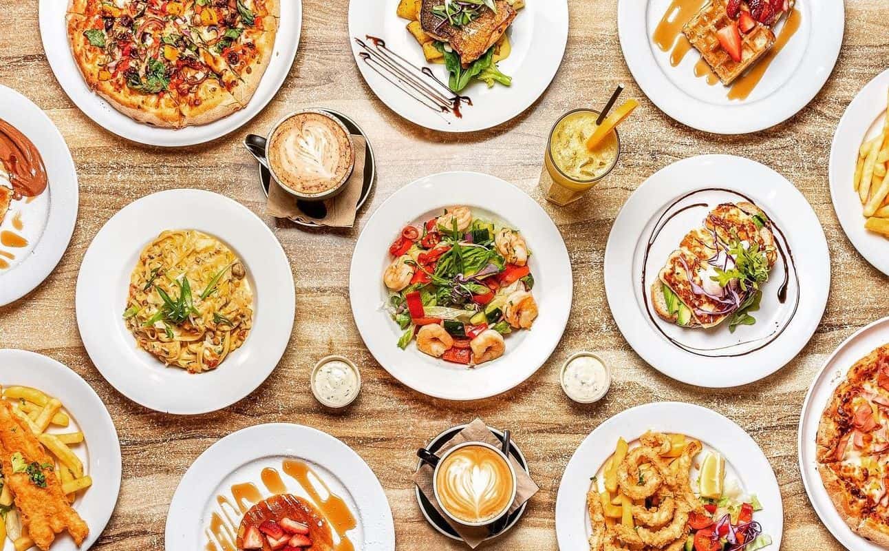 Enjoy International, Australian and Family cuisine at Charlie’s Cafe and Bar in Surfers Paradise, Gold Coast