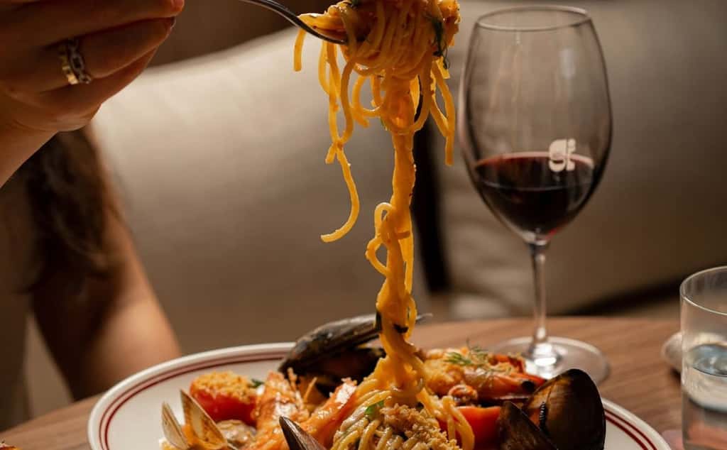 Electric Avenue & Mrs J Rabbits: Book any time at everyday prices